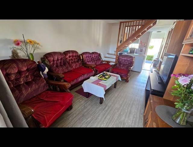 3 BEDROOM TOWNHOUSE FOR SALE IN SOMERSET RIDGE